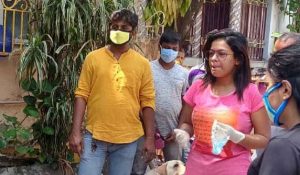 সাহায্যের হাত বাড়িয়ে দিলেন