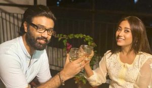 তুলতে আসছে